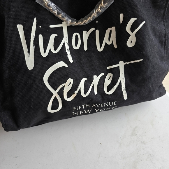 Victorias Secret Weekender Tote Shoulder Bag Gold Chain Black White Beach New - Picture 5 of 13